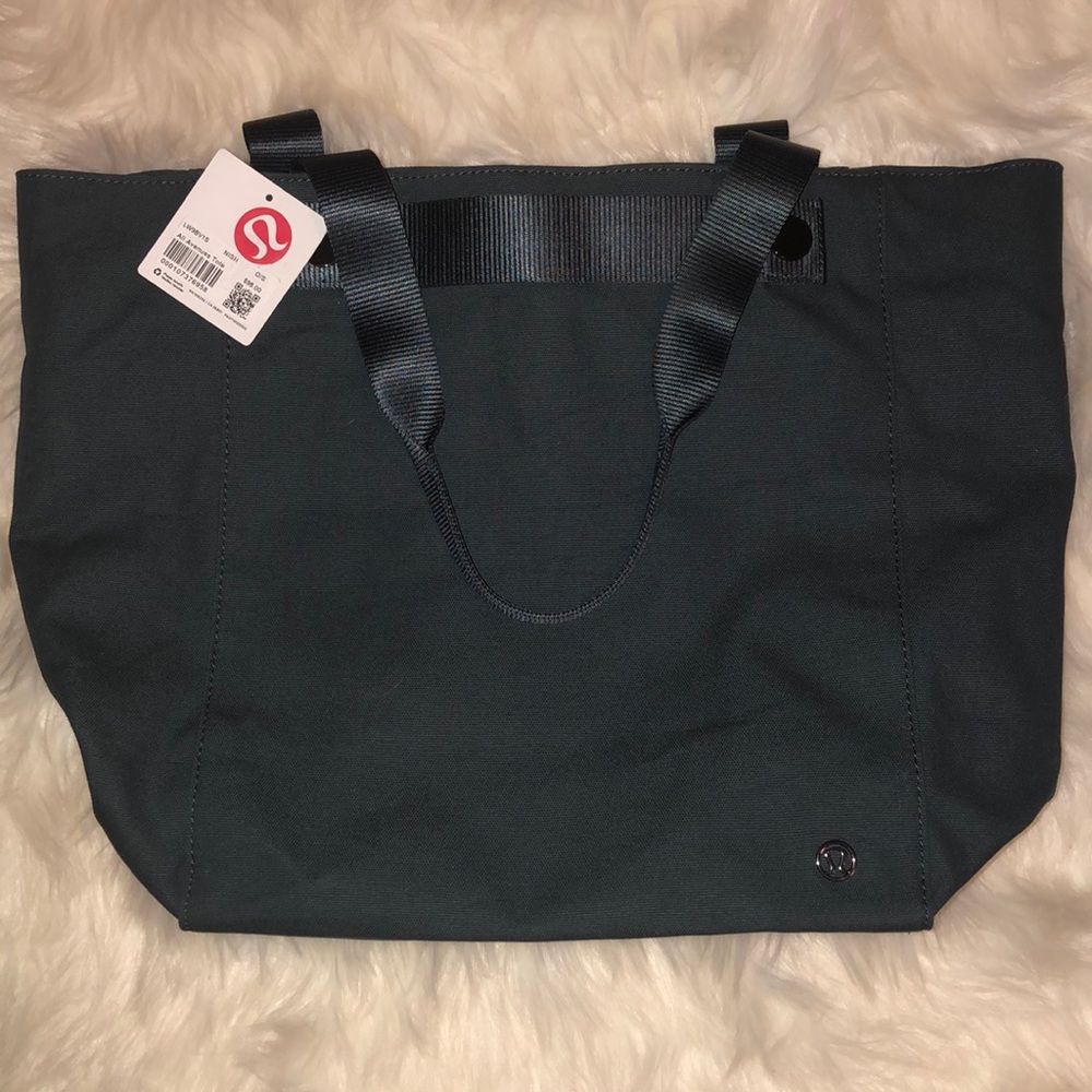 Lululemon All Avenues Bag NWT*